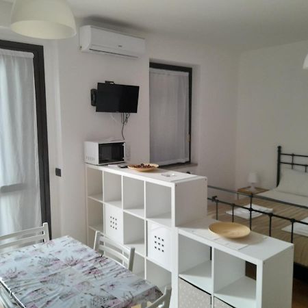 Апартаменты Casa Stefania 3 Манделло-дель-Ларио Экстерьер фото